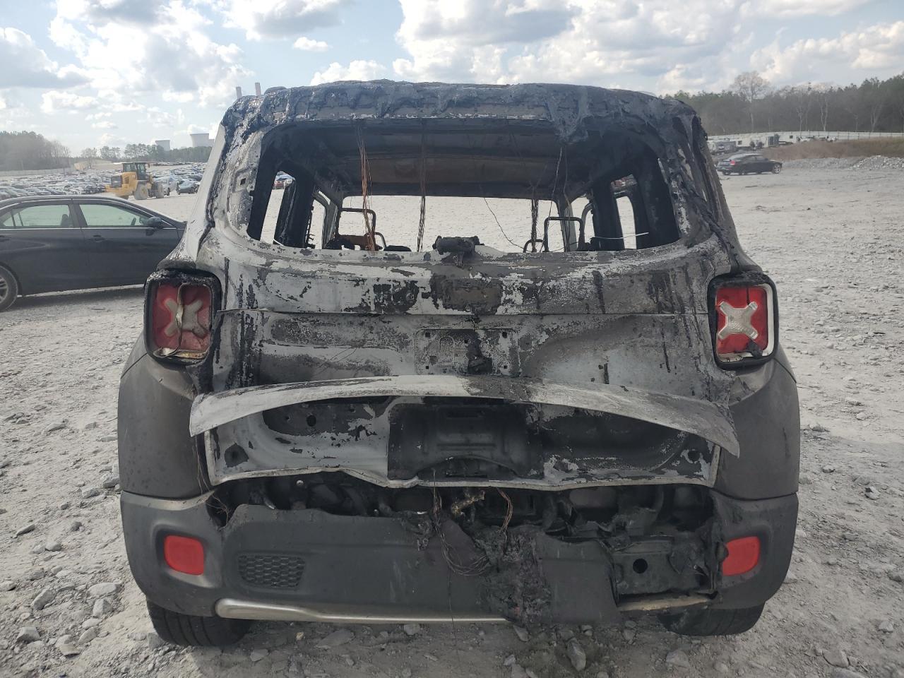 2016 JEEP RENEGADE L - Фото 6