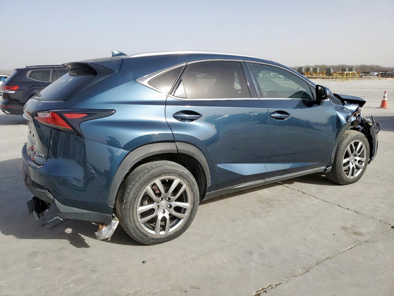 2015 LEXUS NX 200T - Фото 3