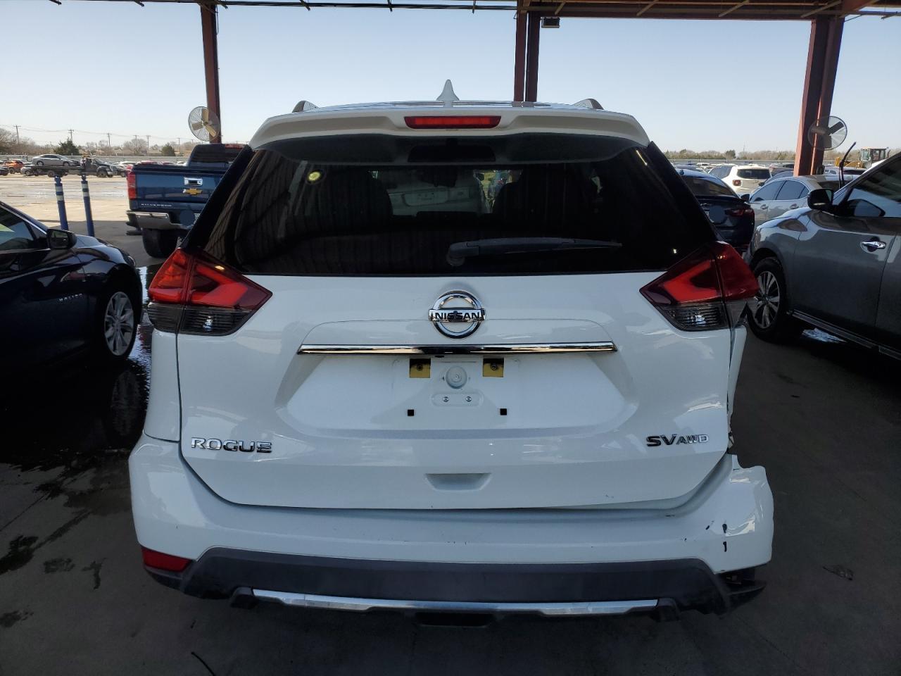 2017 NISSAN ROGUE S - Фото 6