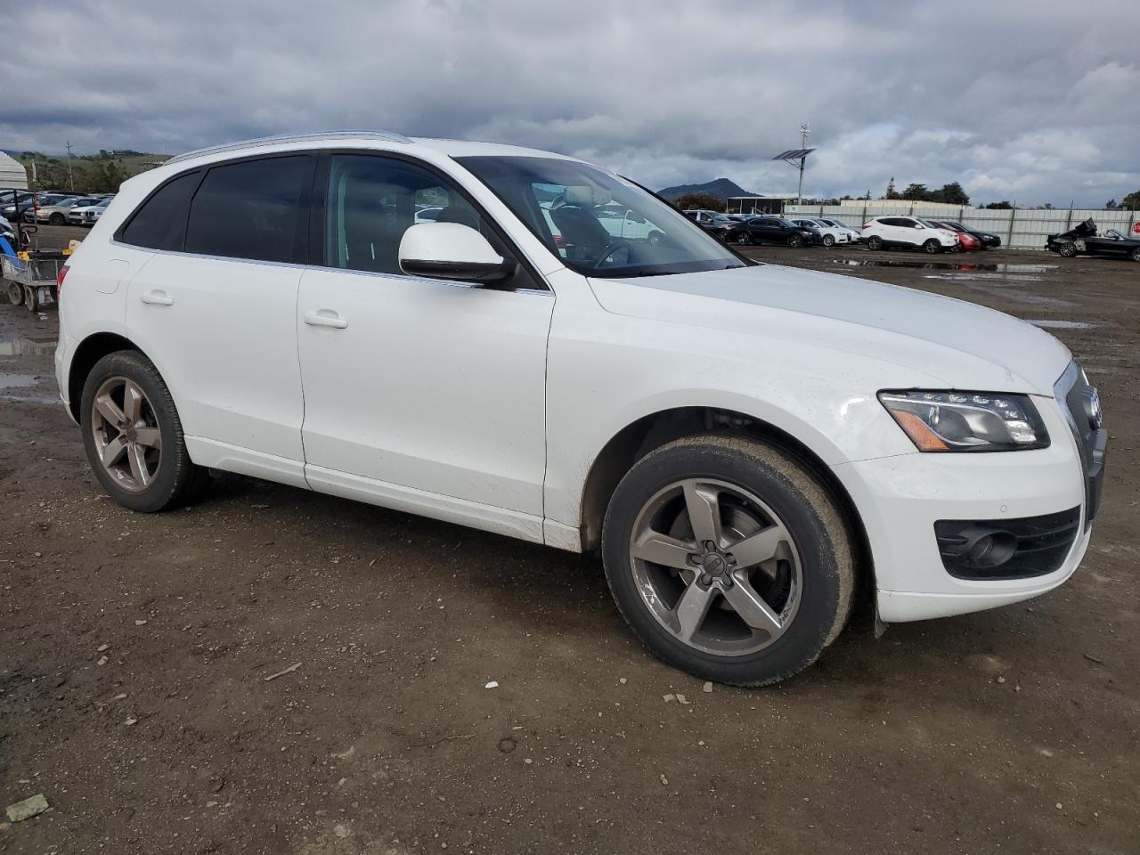 2011 AUDI Q5 PREMIUM - Image 4