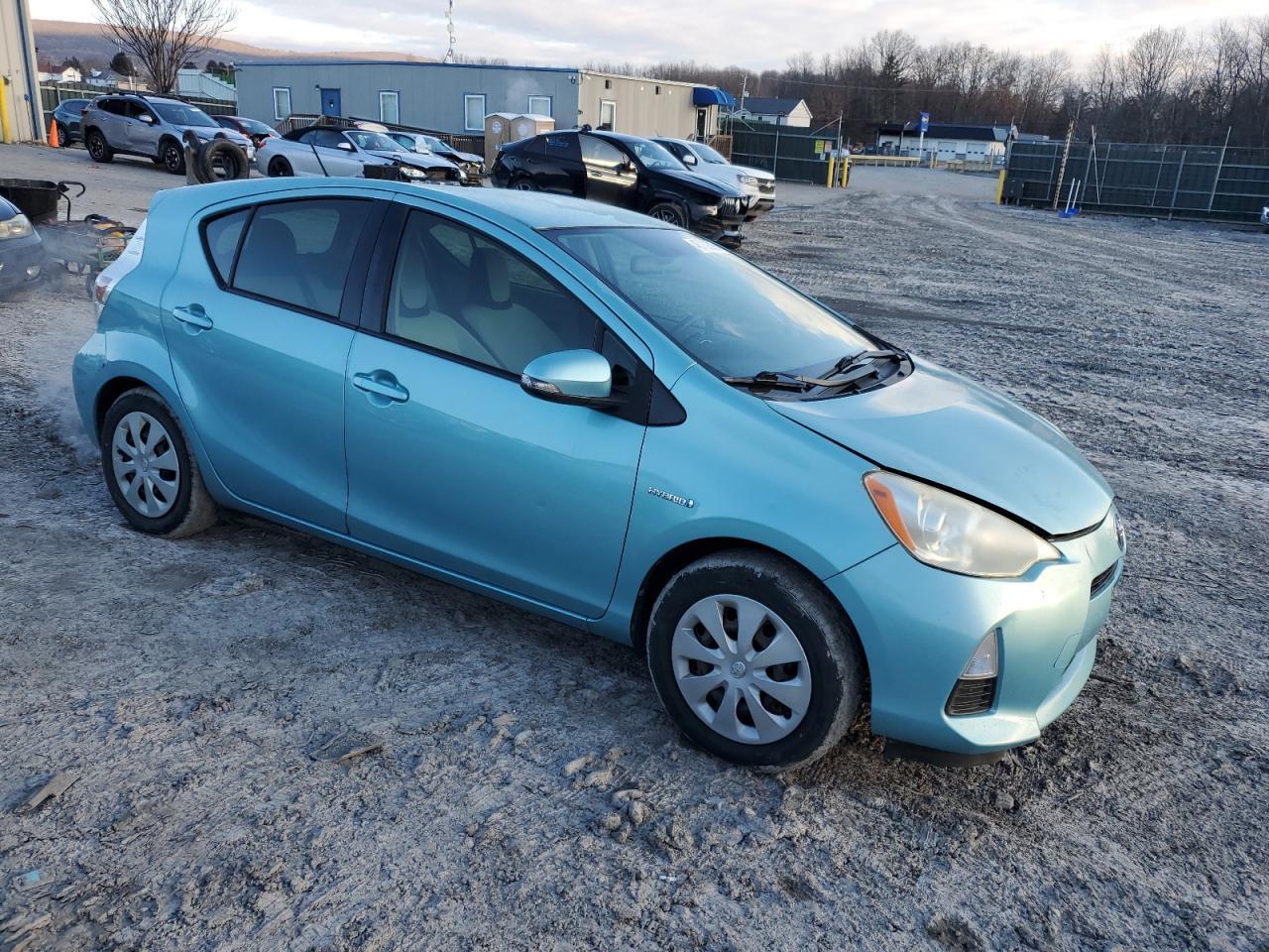2013 TOYOTA PRIUS C - Фото 4