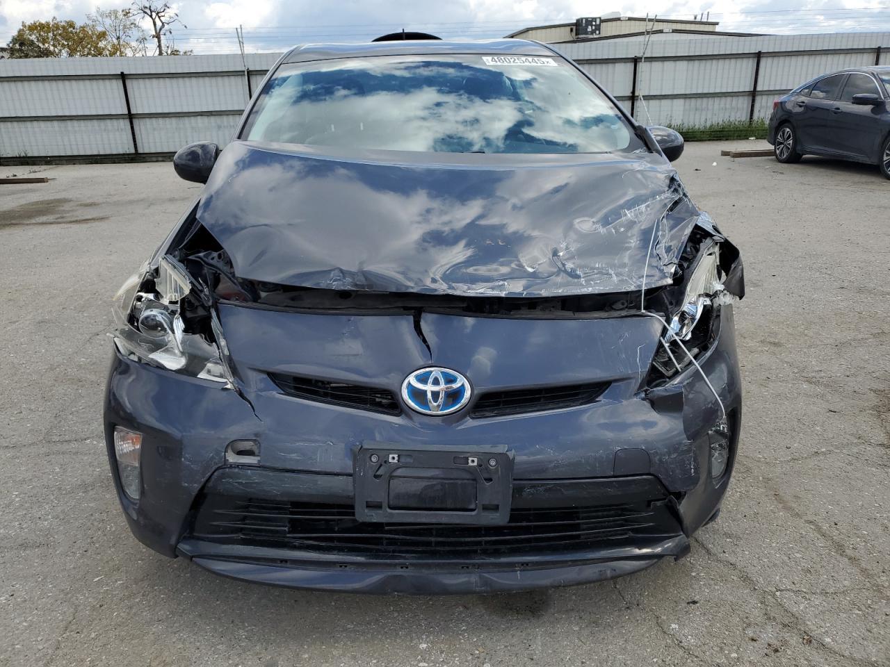2015 TOYOTA PRIUS - Image 5