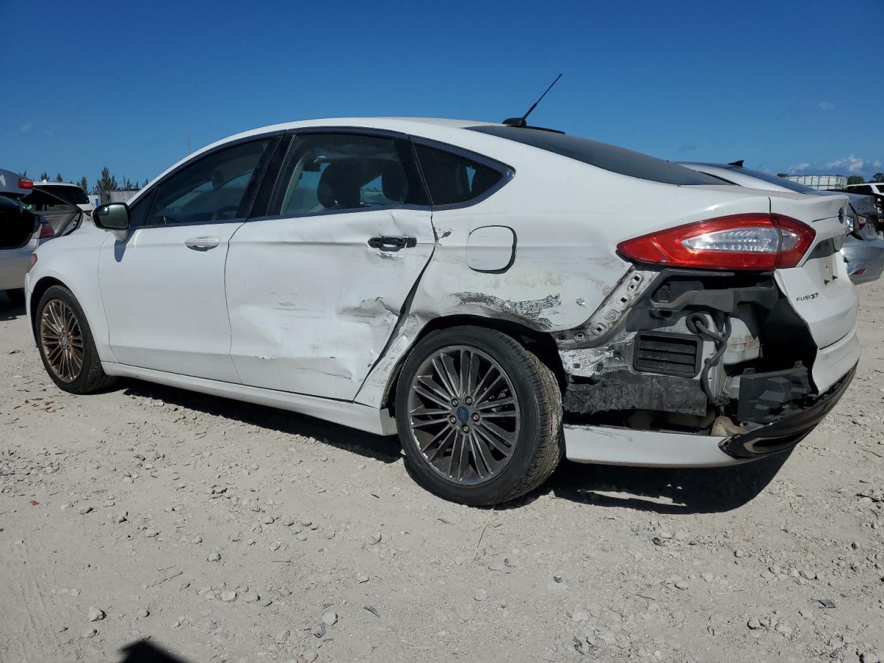 2013 FORD FUSION SE - Image 2