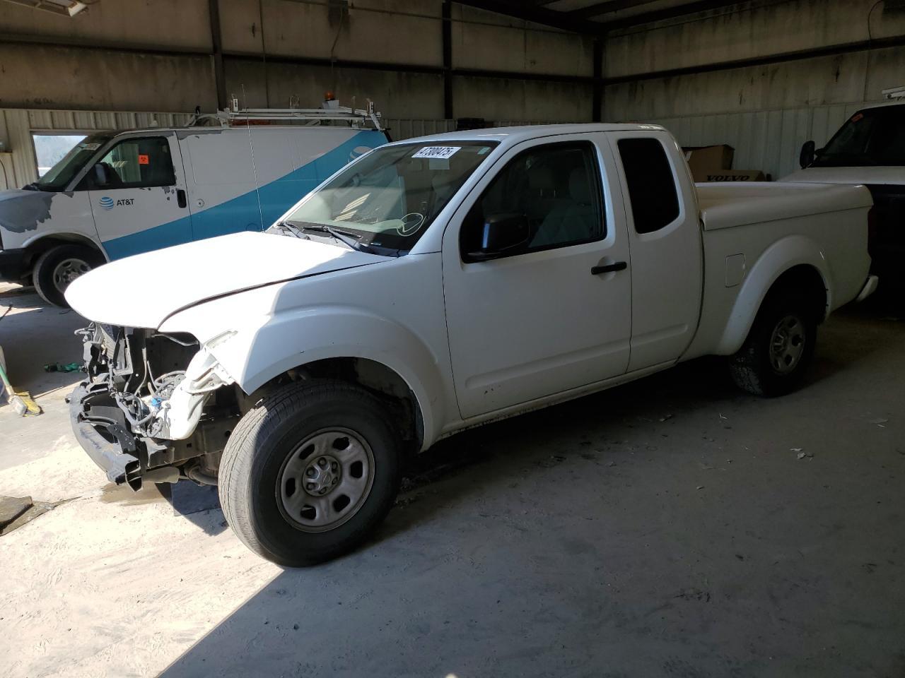 2017 NISSAN FRONTIER S