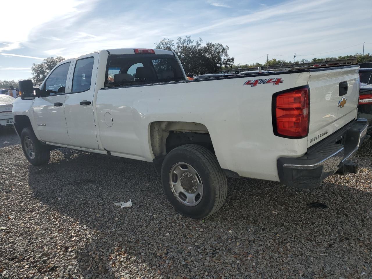 2017 CHEVROLET SILVERADO - Image 2