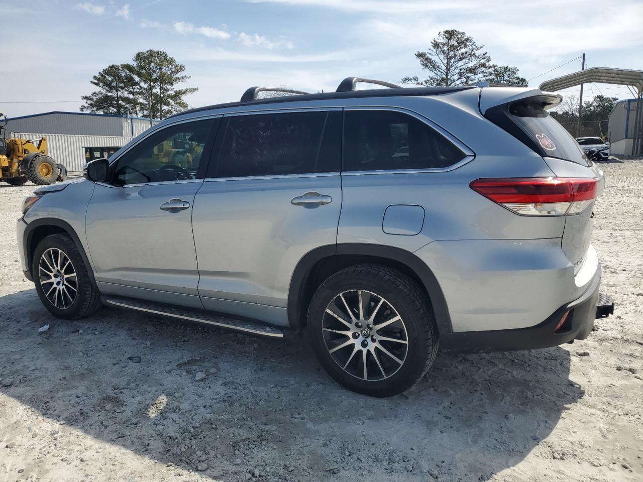 2018 TOYOTA HIGHLANDER - Image 2