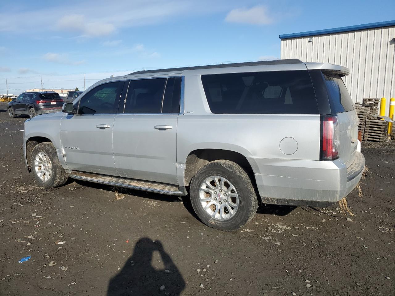2016 GMC YUKON XL K - Фото 2