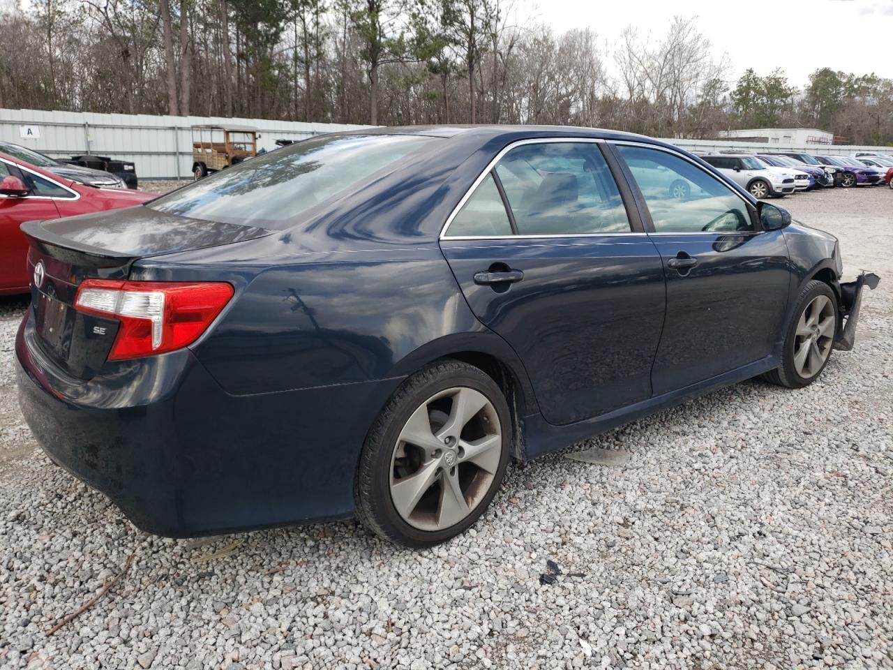2014 TOYOTA CAMRY L - Фото 3