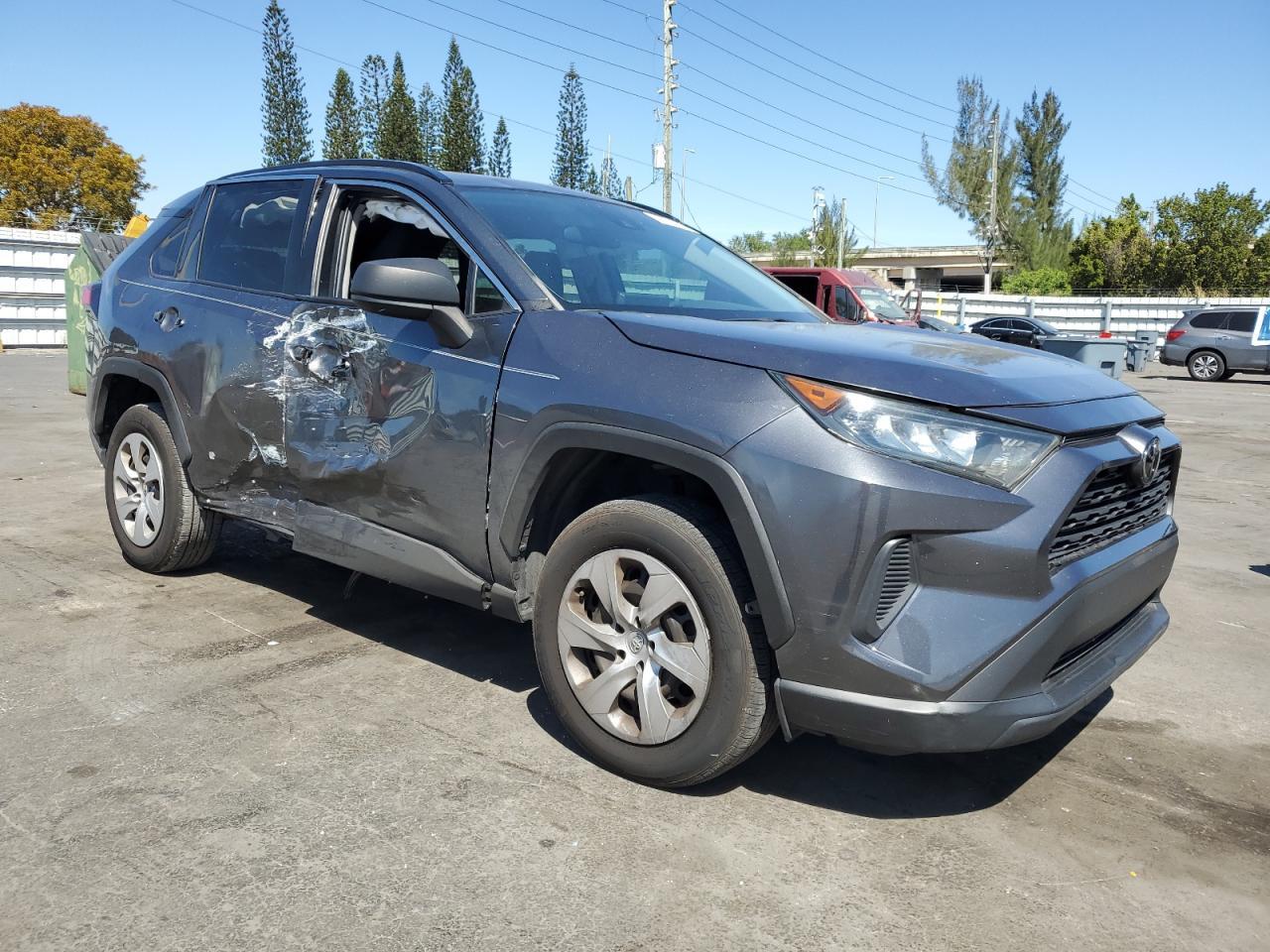 2021 TOYOTA RAV4 LE - Фото 4