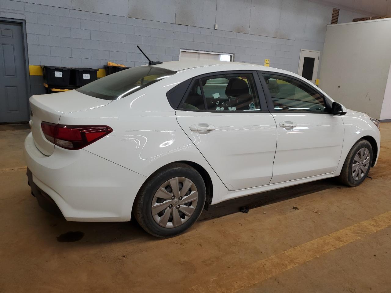 2020 KIA RIO LX - Фото 3