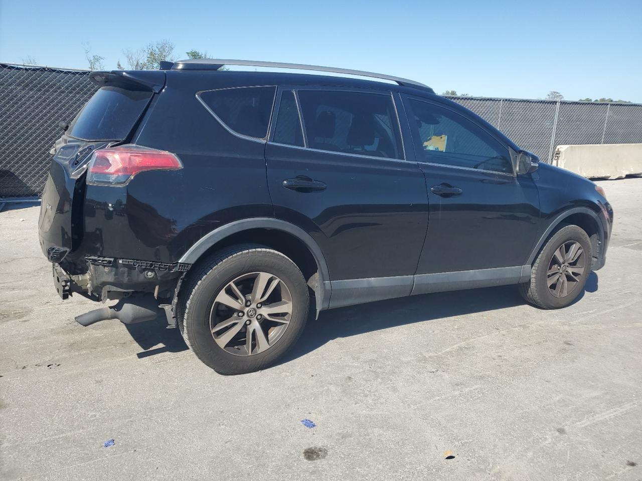 2017 TOYOTA RAV4 XLE - Image 3