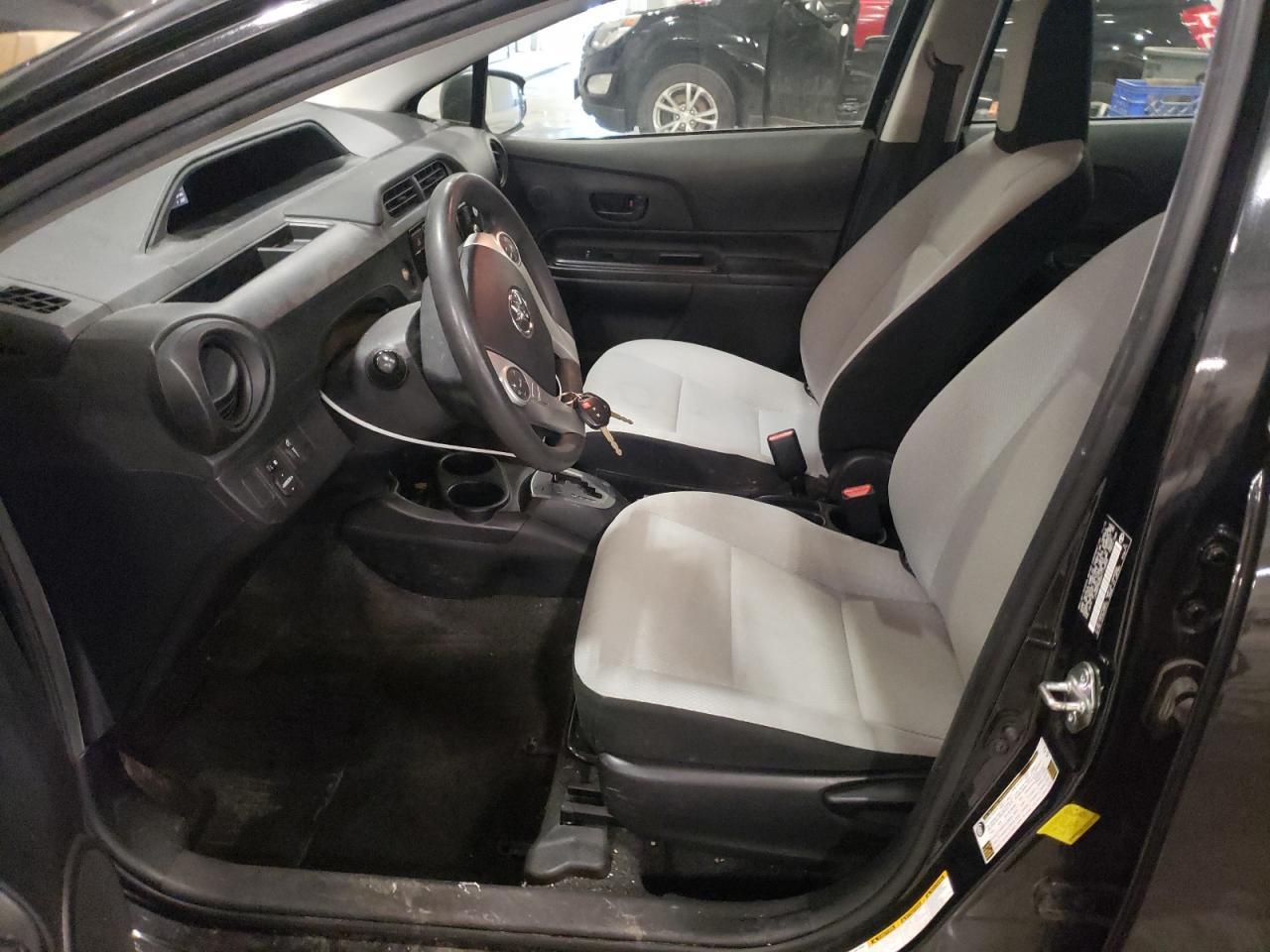 2016 TOYOTA PRIUS C - Фото 7