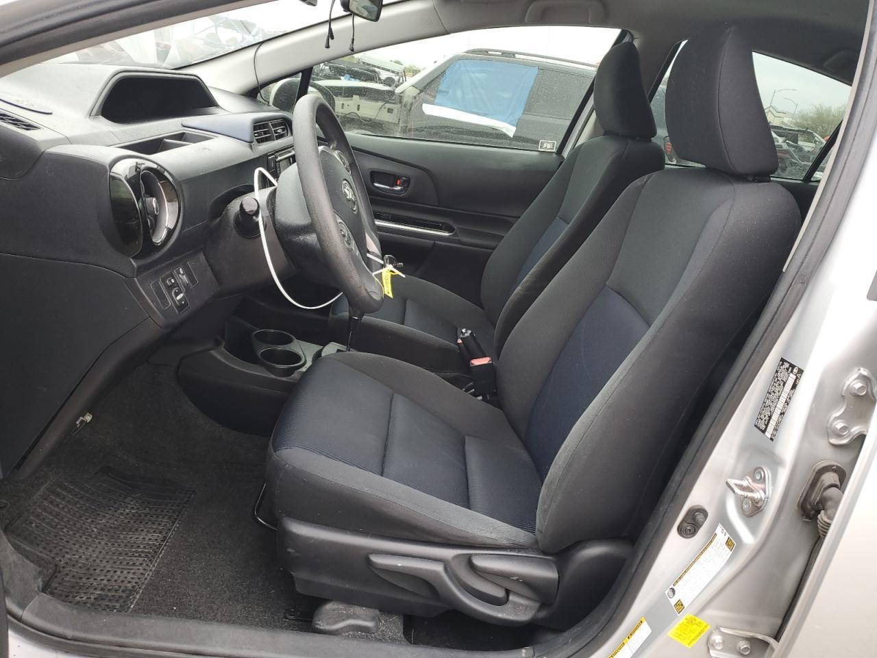 2015 TOYOTA PRIUS C - Фото 7