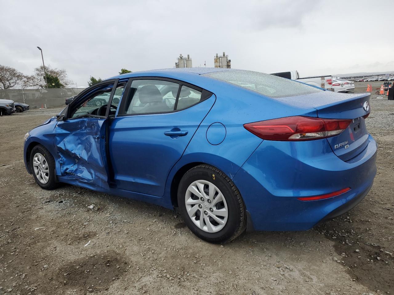 2018 HYUNDAI ELANTRA SE - Фото 2