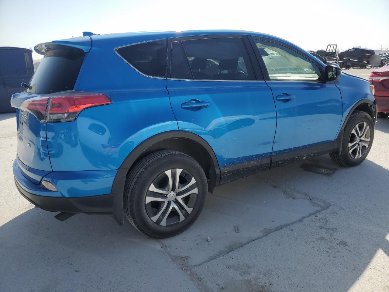 2018 TOYOTA RAV4 LE - Image 3