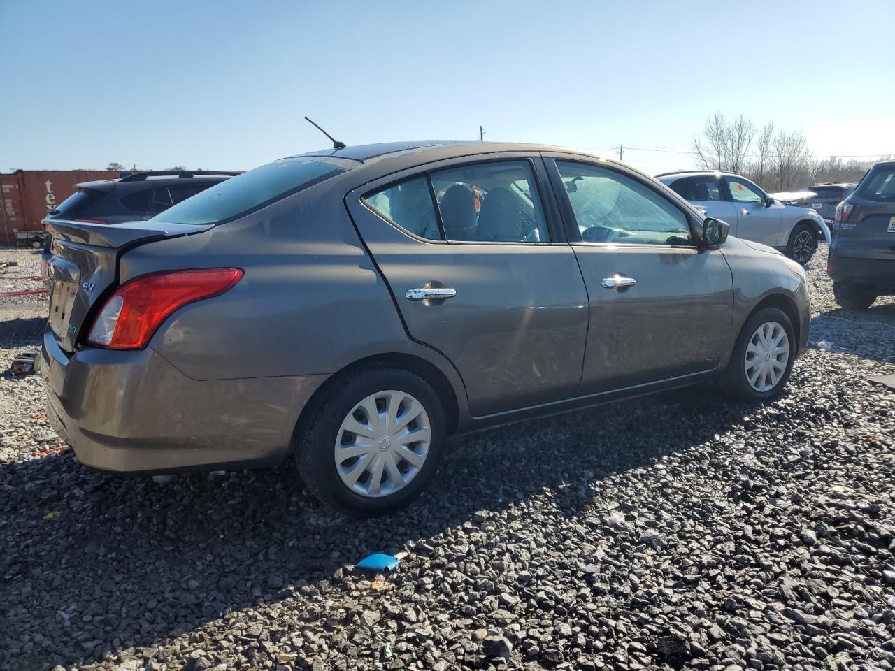 2016 NISSAN VERSA S - Фото 3