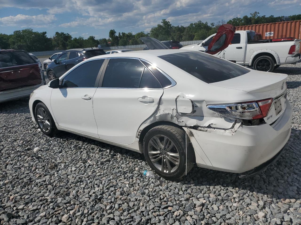 2015 TOYOTA CAMRY LE - Image 2