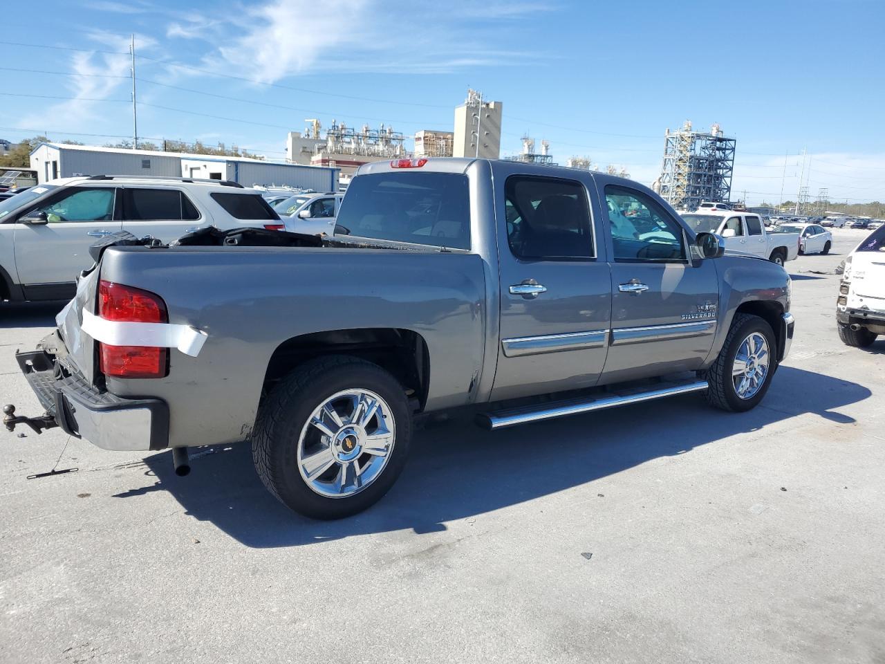 2013 CHEVROLET SILVERADO - Фото 3