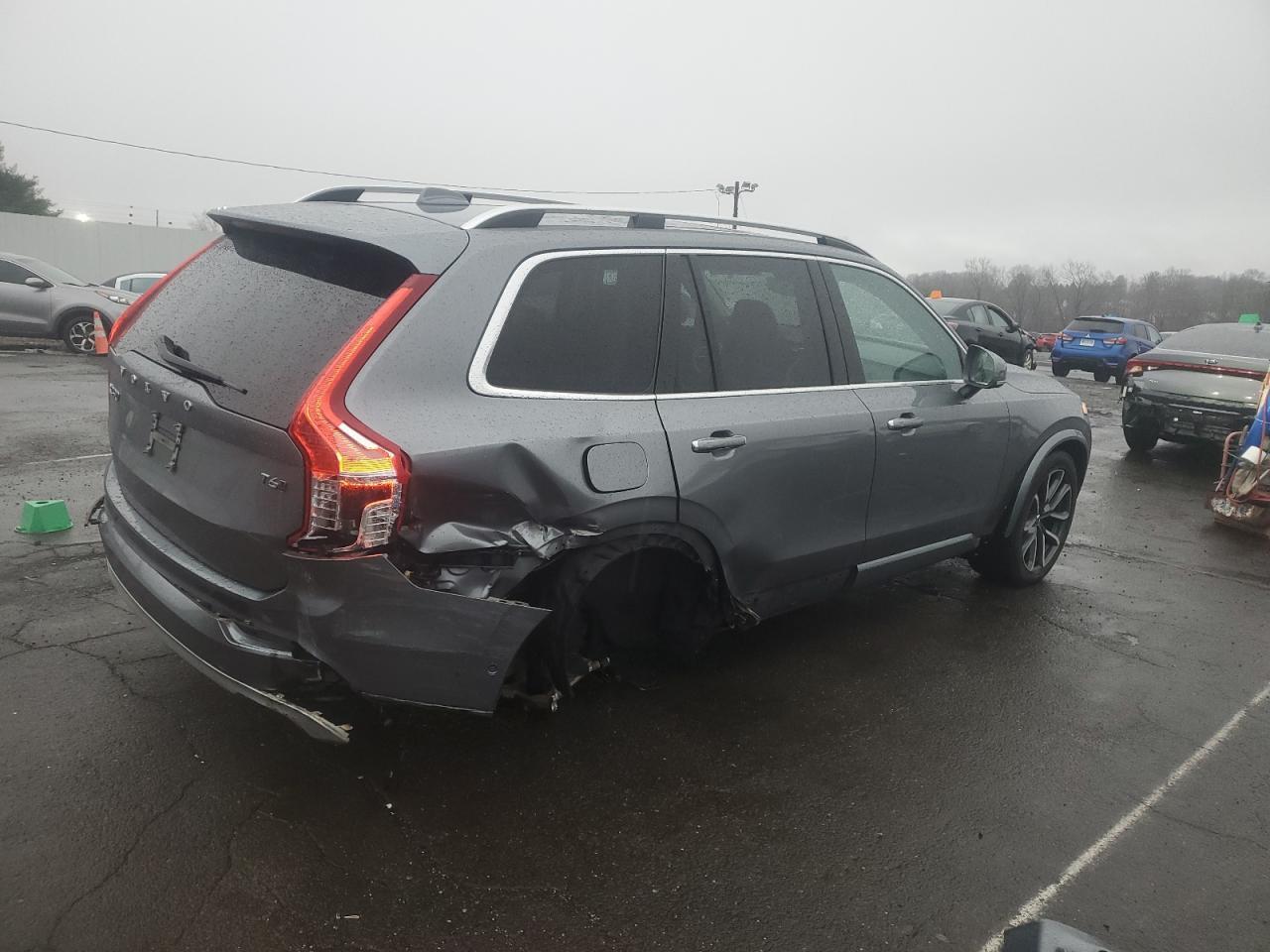 2016 VOLVO XC90 T6 - Фото 3