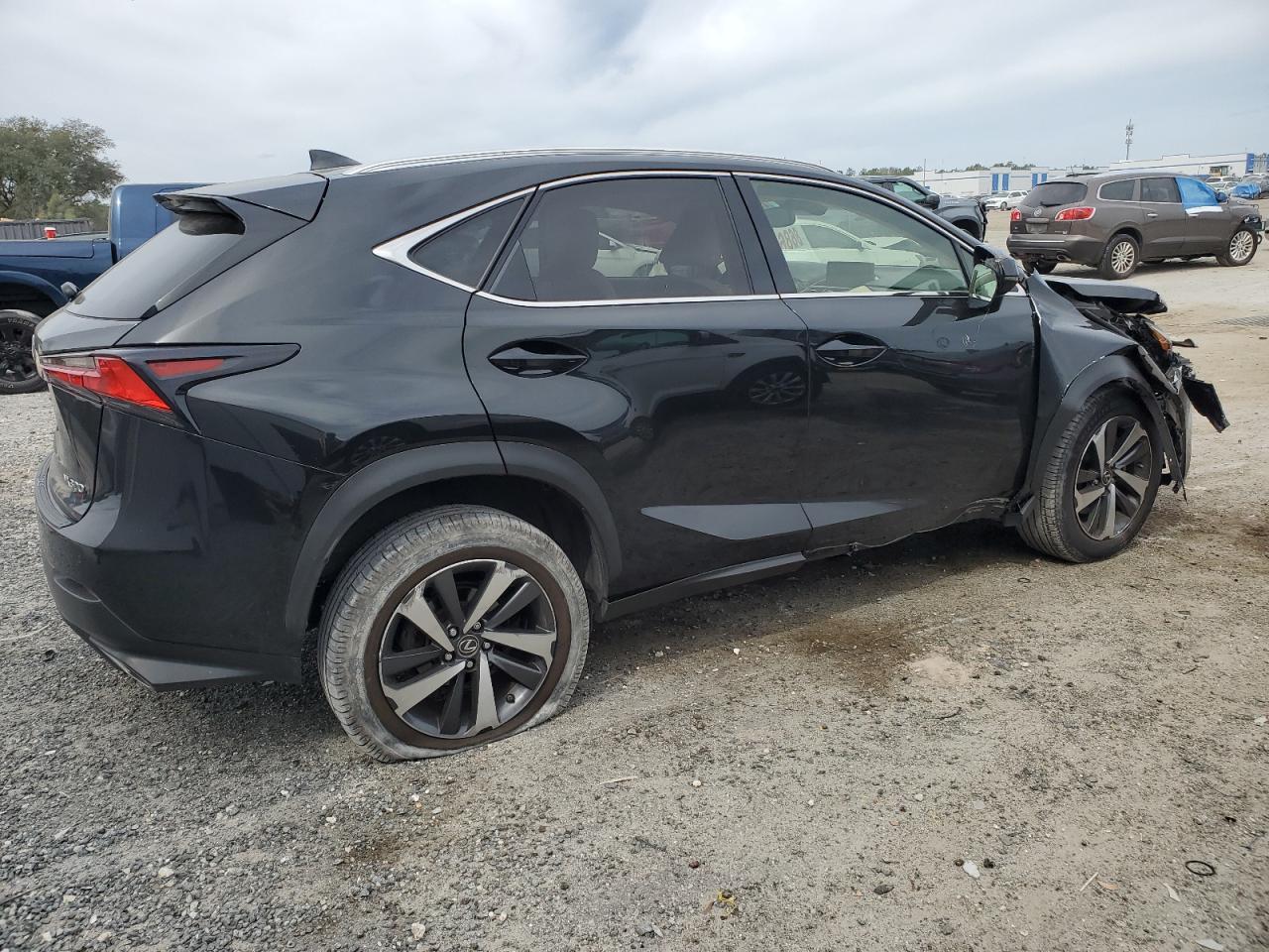 2020 LEXUS NX 300 - Фото 3