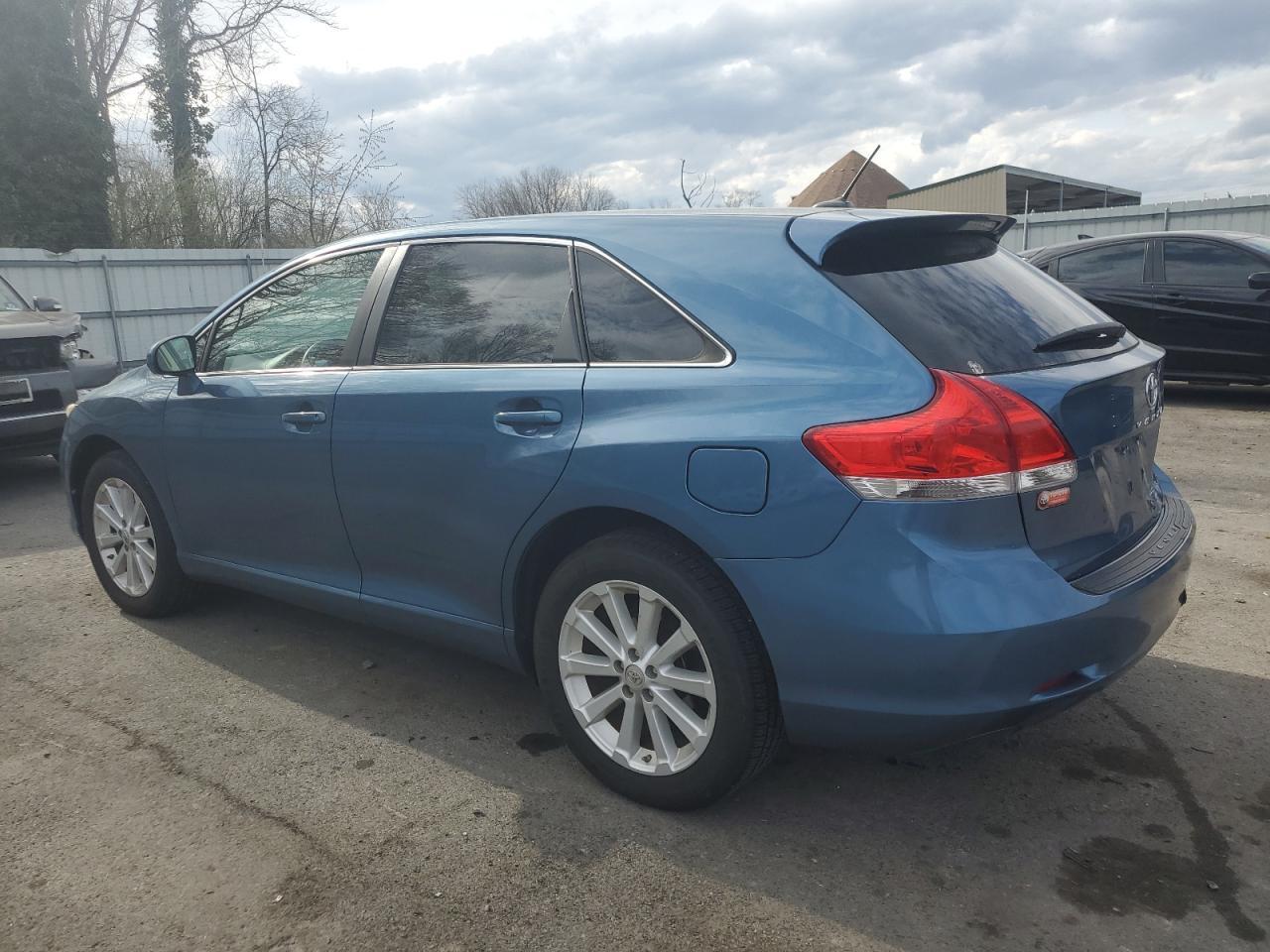 2011 TOYOTA VENZA - Image 2
