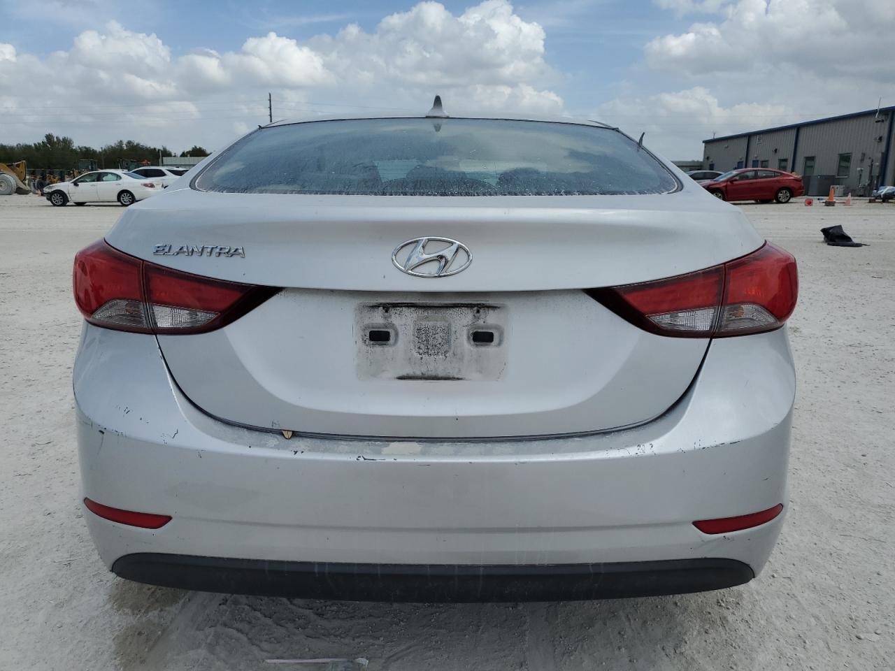 2015 HYUNDAI ELANTRA SE - Фото 6