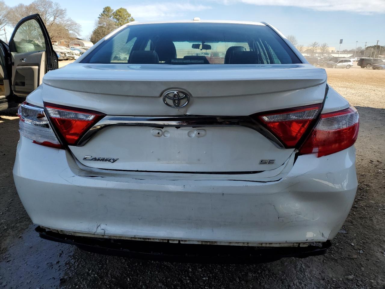 2016 TOYOTA CAMRY LE - Фото 6