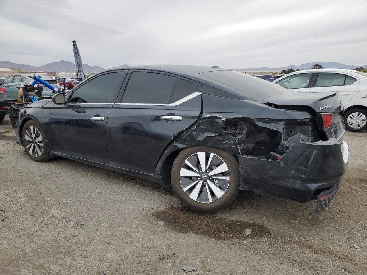 2022 NISSAN ALTIMA SV - Image 2
