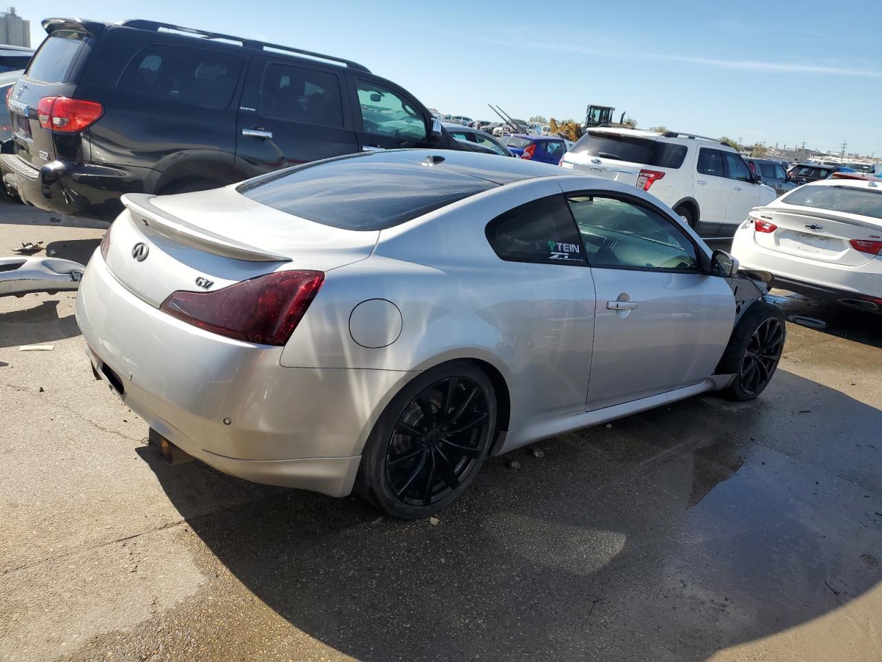 2011 INFINITI G37 BASE - Image 3