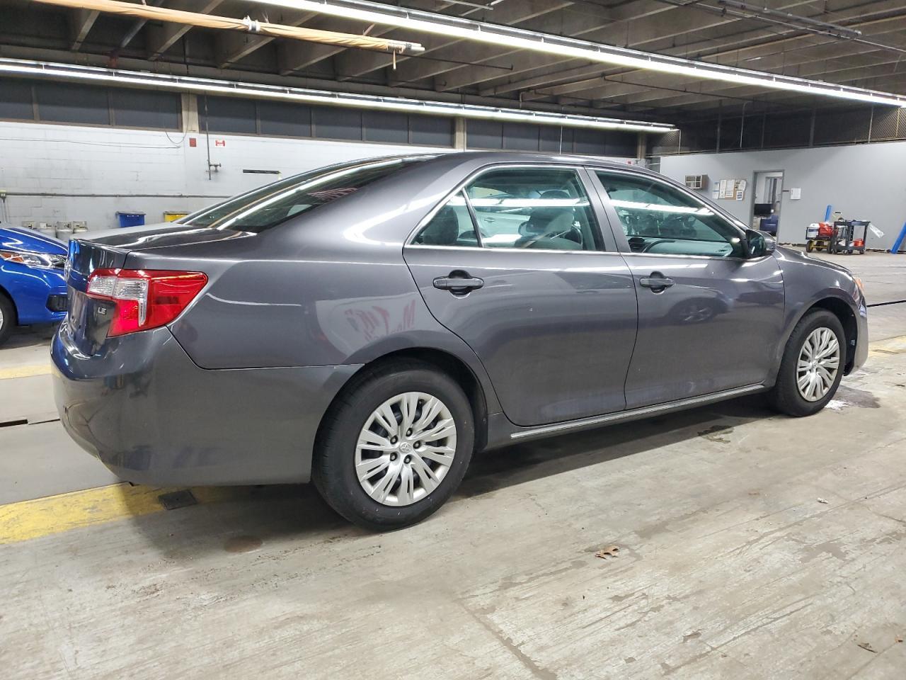 2014 TOYOTA CAMRY L - Image 3