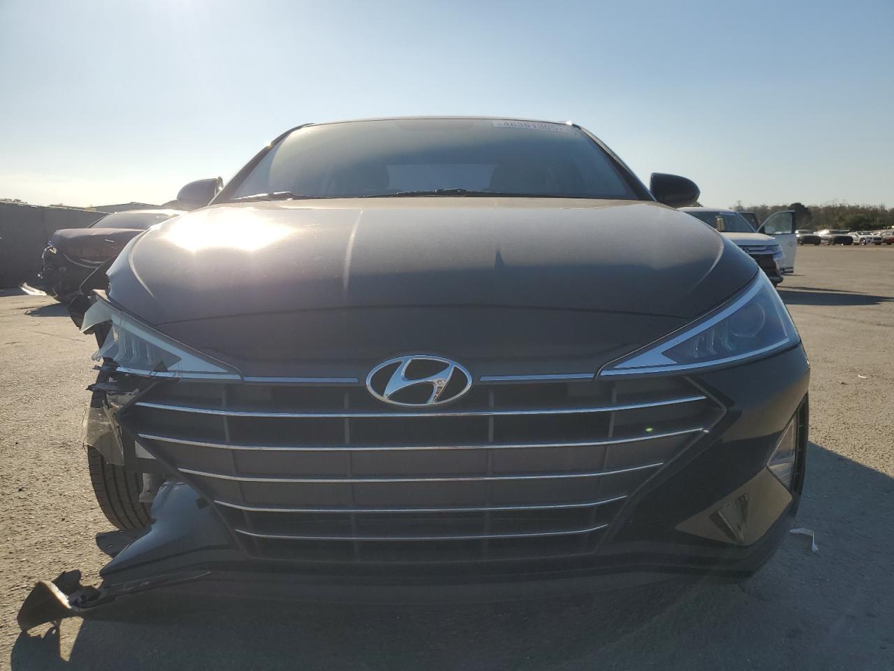 2019 HYUNDAI ELANTRA SE - Фото 5