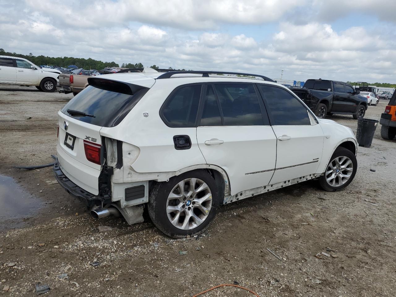 2013 BMW X5 XDRIVE3 - Image 3