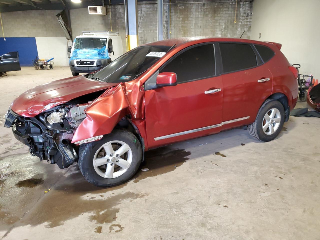 2013 NISSAN ROGUE S