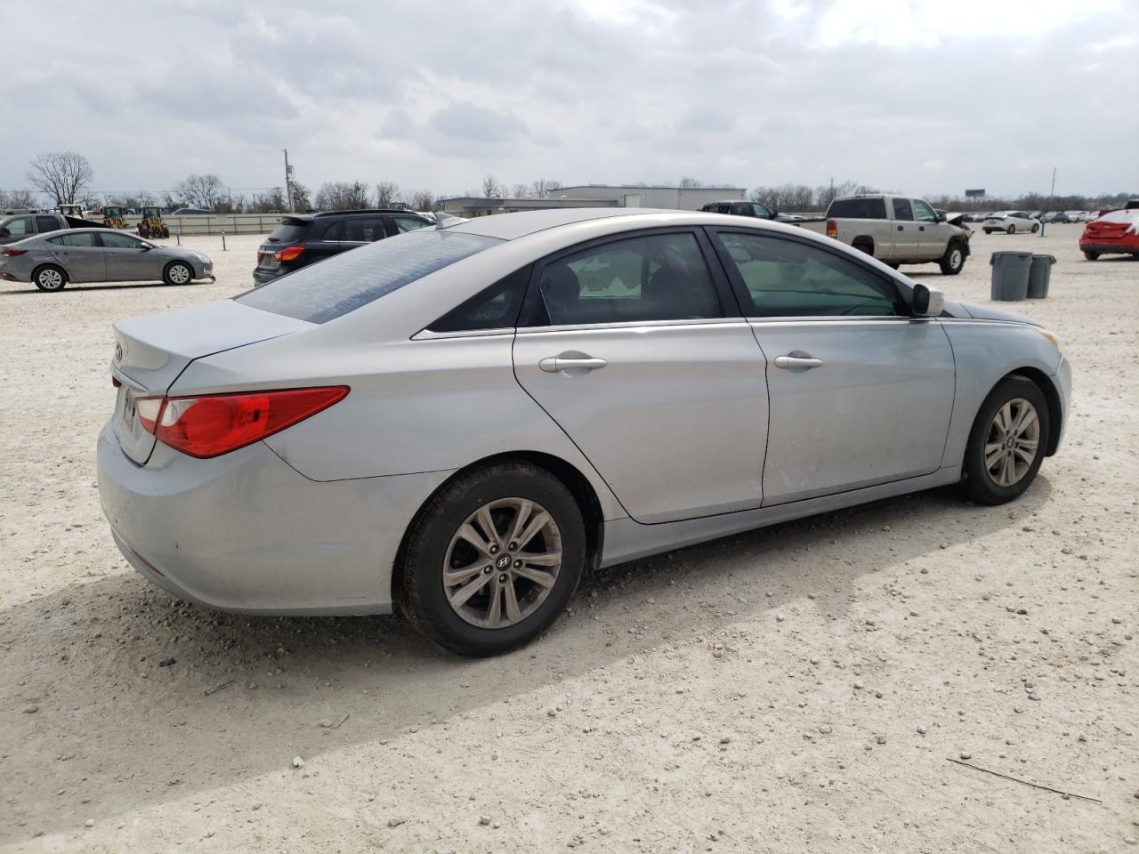 2013 HYUNDAI SONATA GLS - Image 3