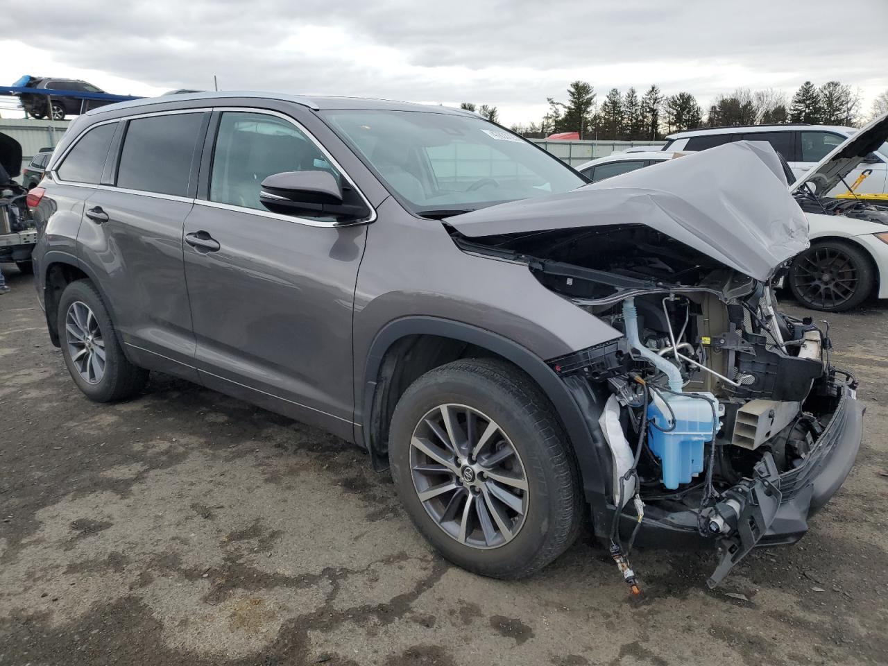 2018 TOYOTA HIGHLANDER - Image 4