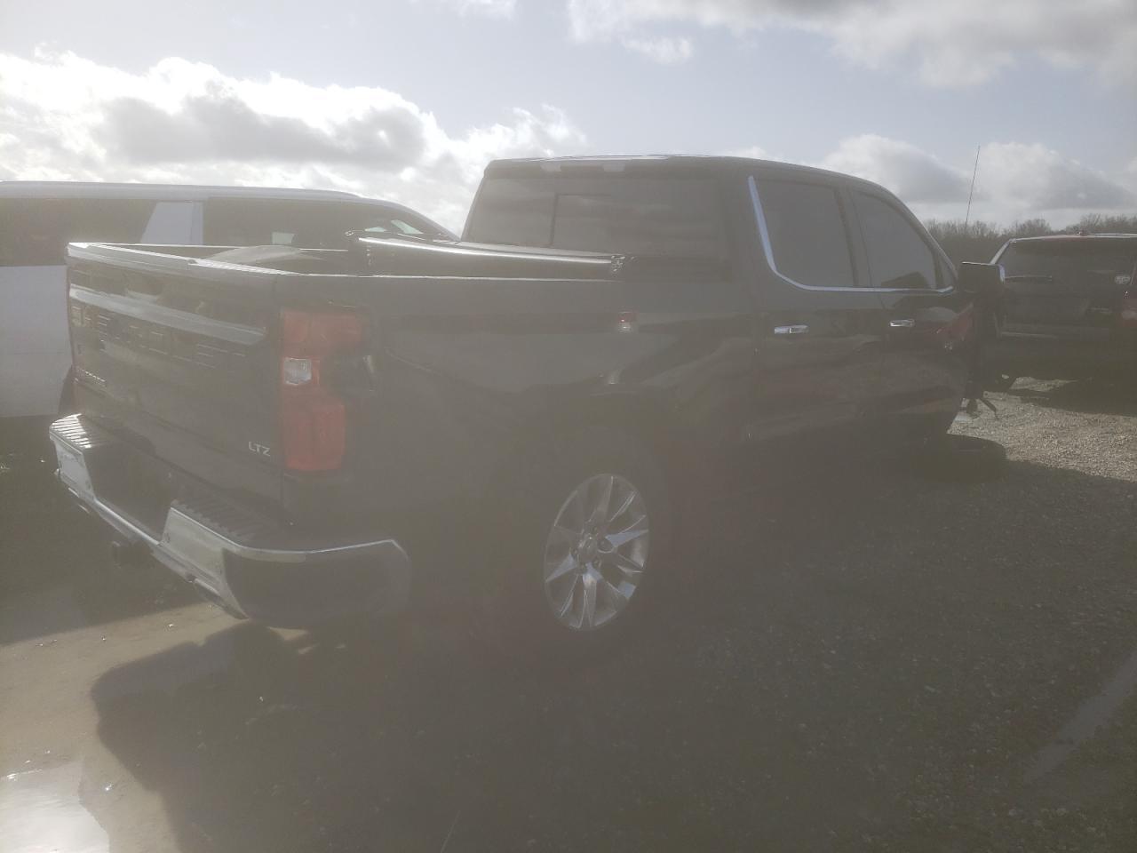 2021 CHEVROLET SILVERADO - Фото 3