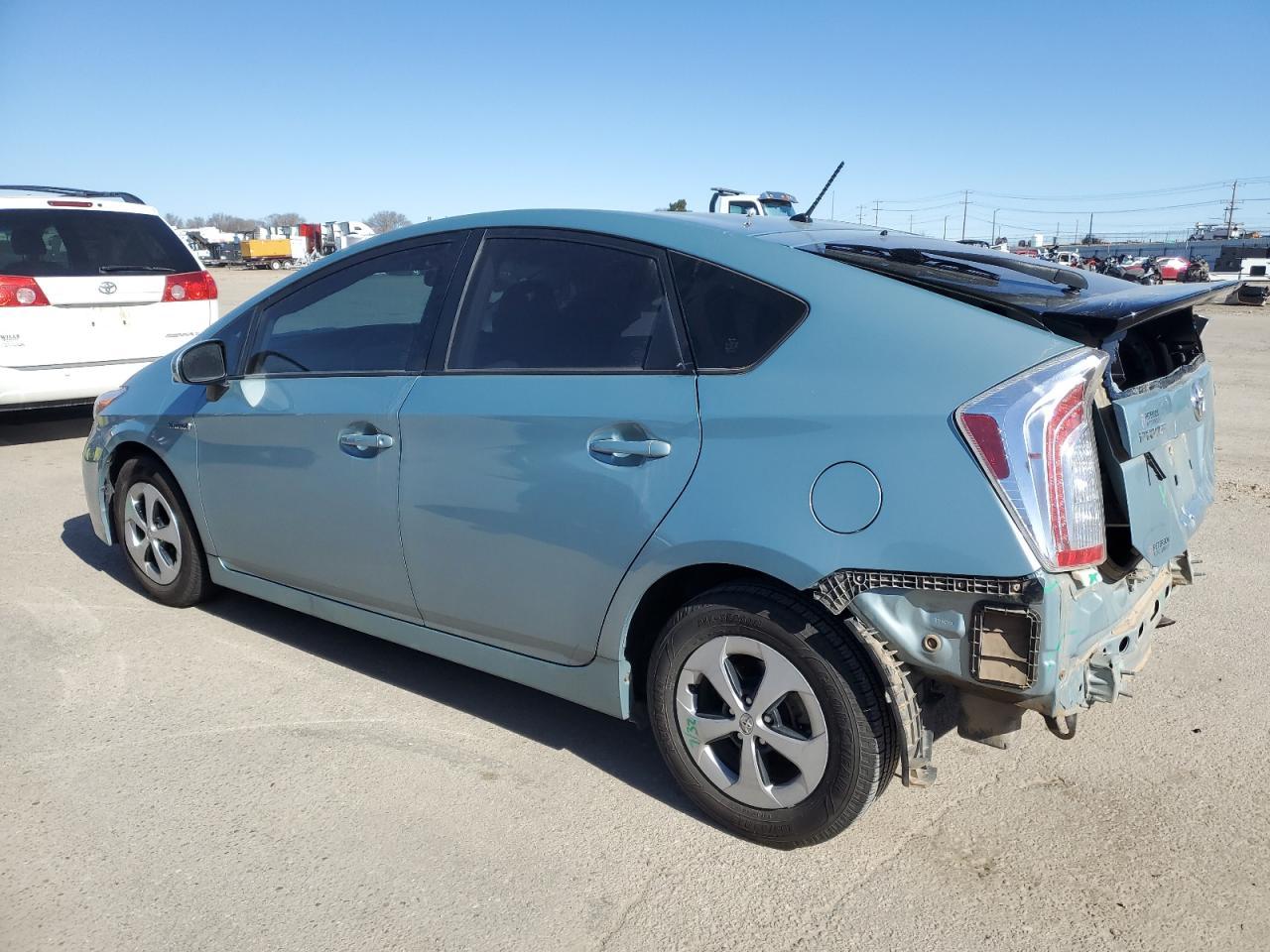 2013 TOYOTA PRIUS - Фото 2