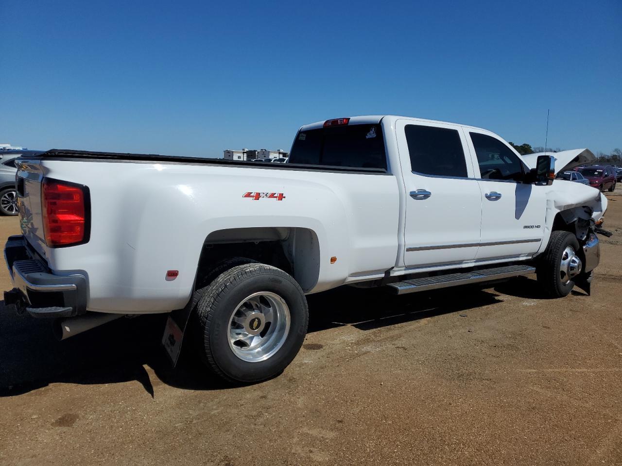 2019 CHEVROLET SILVERADO - Image 3