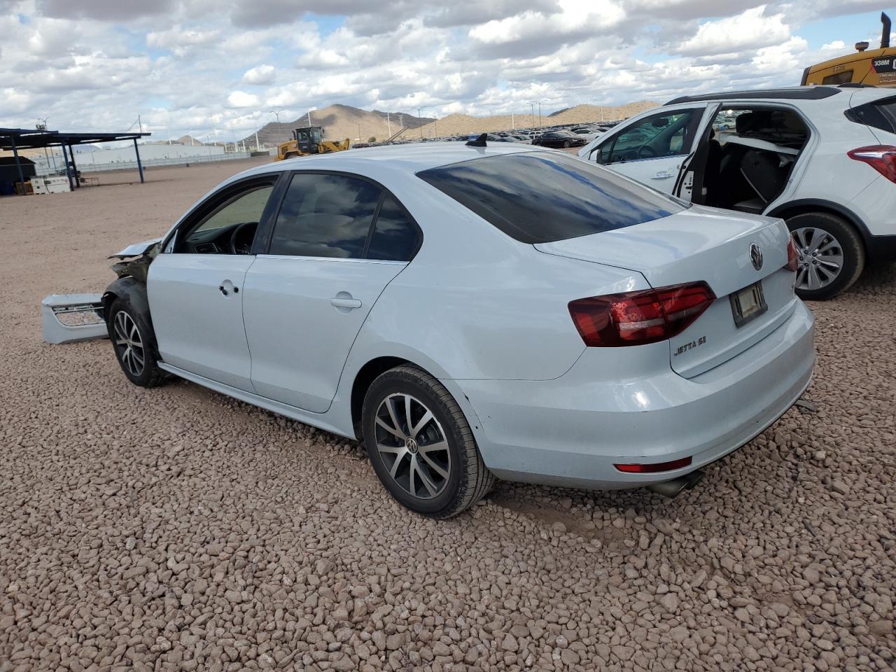 2017 VOLKSWAGEN JETTA SE - Image 2