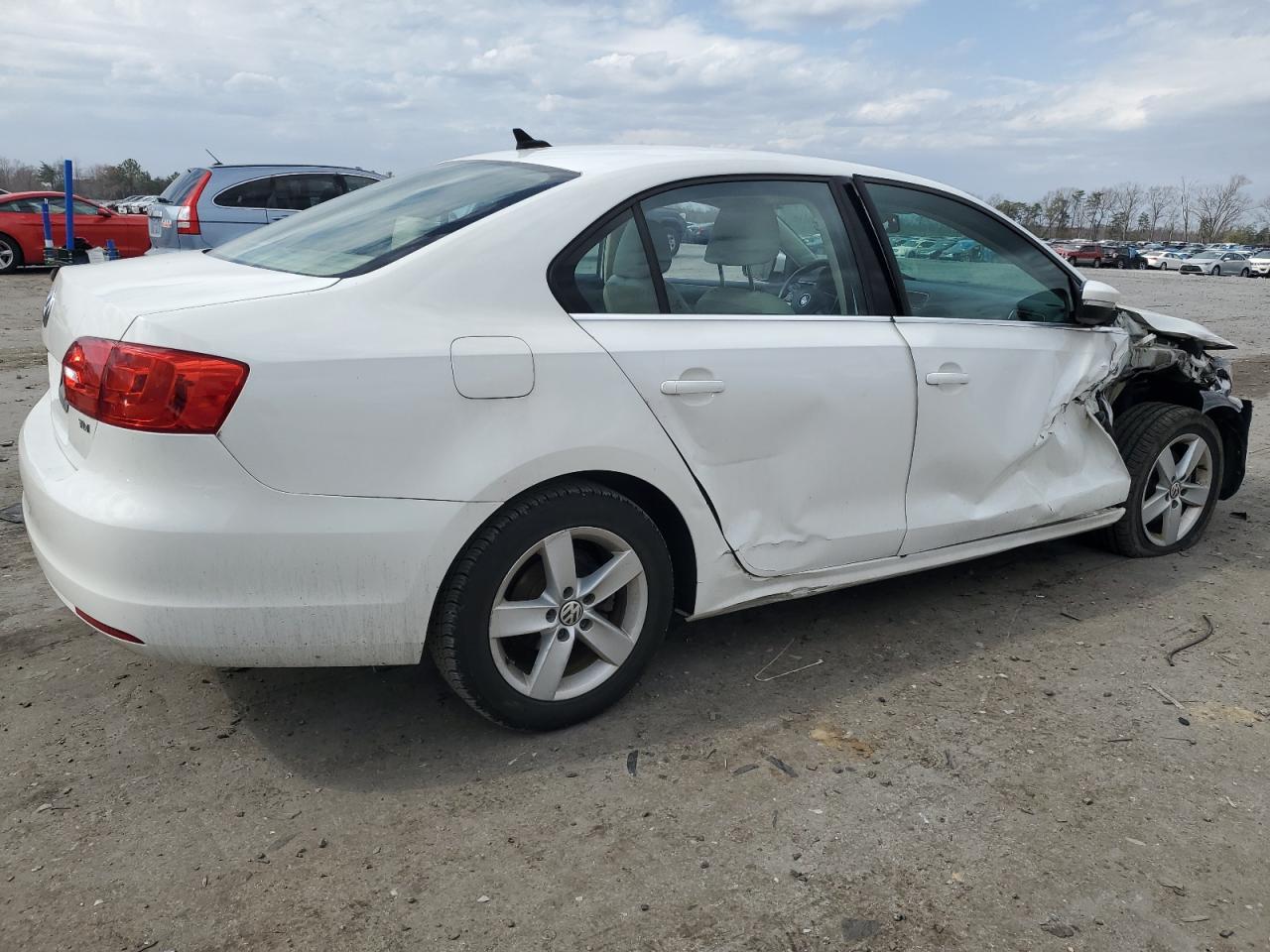 2013 VOLKSWAGEN JETTA TDI - Фото 3