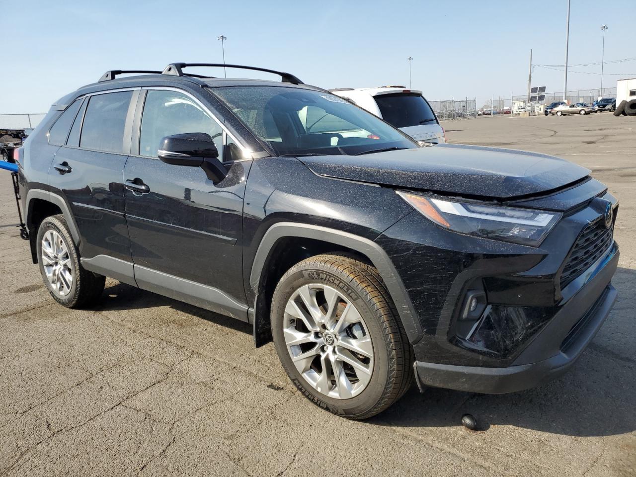 2024 TOYOTA RAV4 XLE P - Image 4