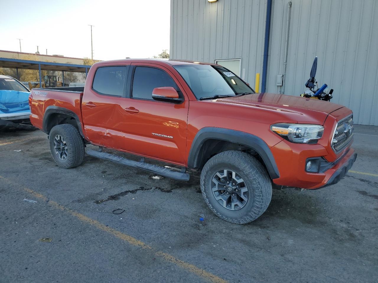 2017 TOYOTA TACOMA DOU - Фото 4