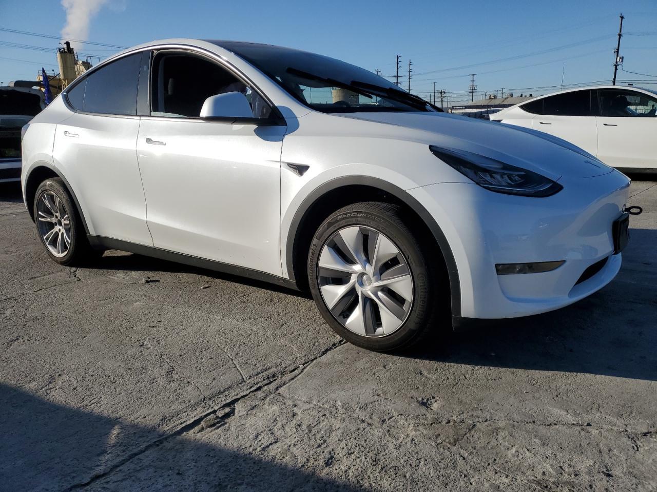 2023 TESLA MODEL Y - Фото 4