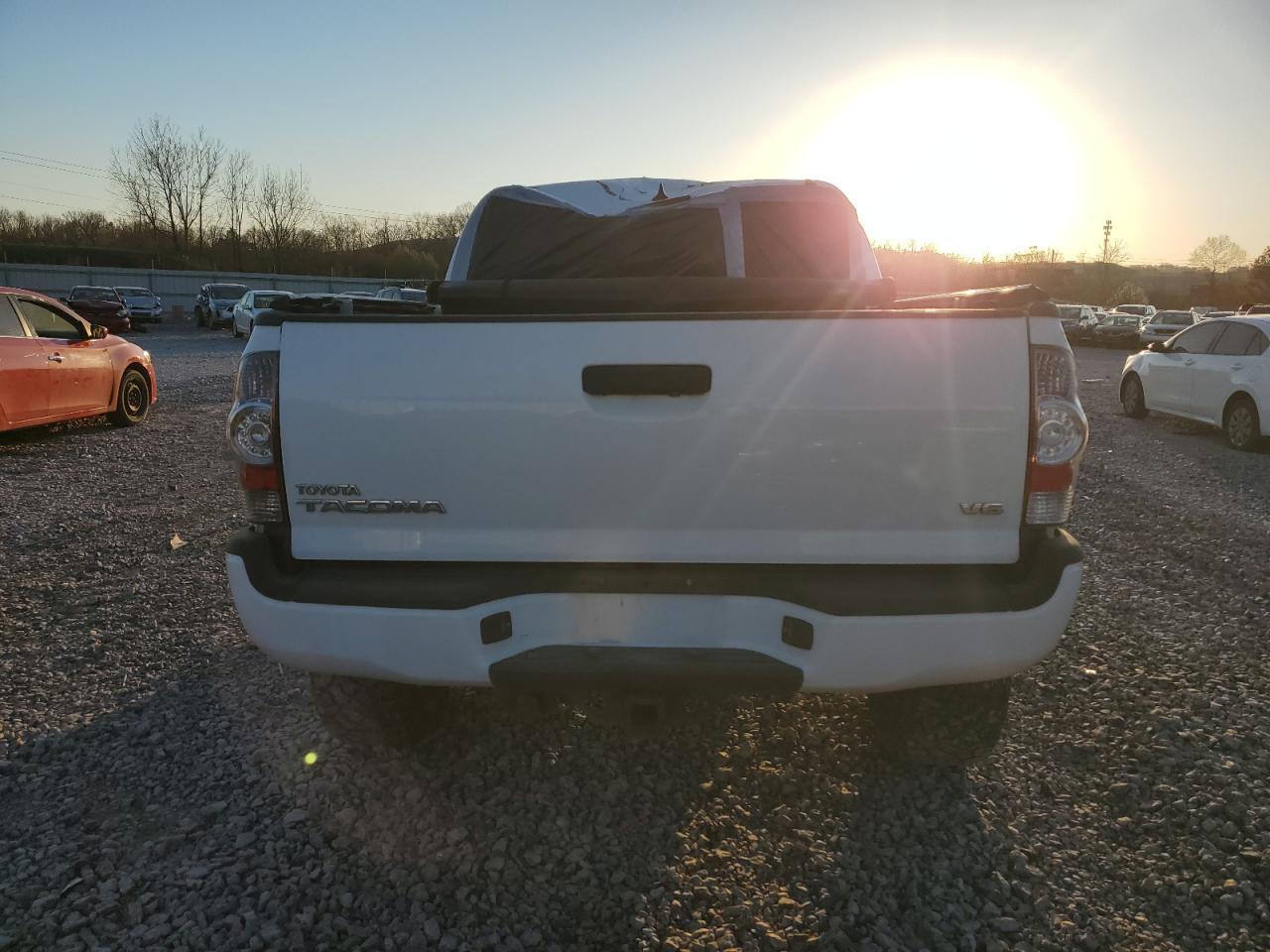 2014 TOYOTA TACOMA DOU - Image 6