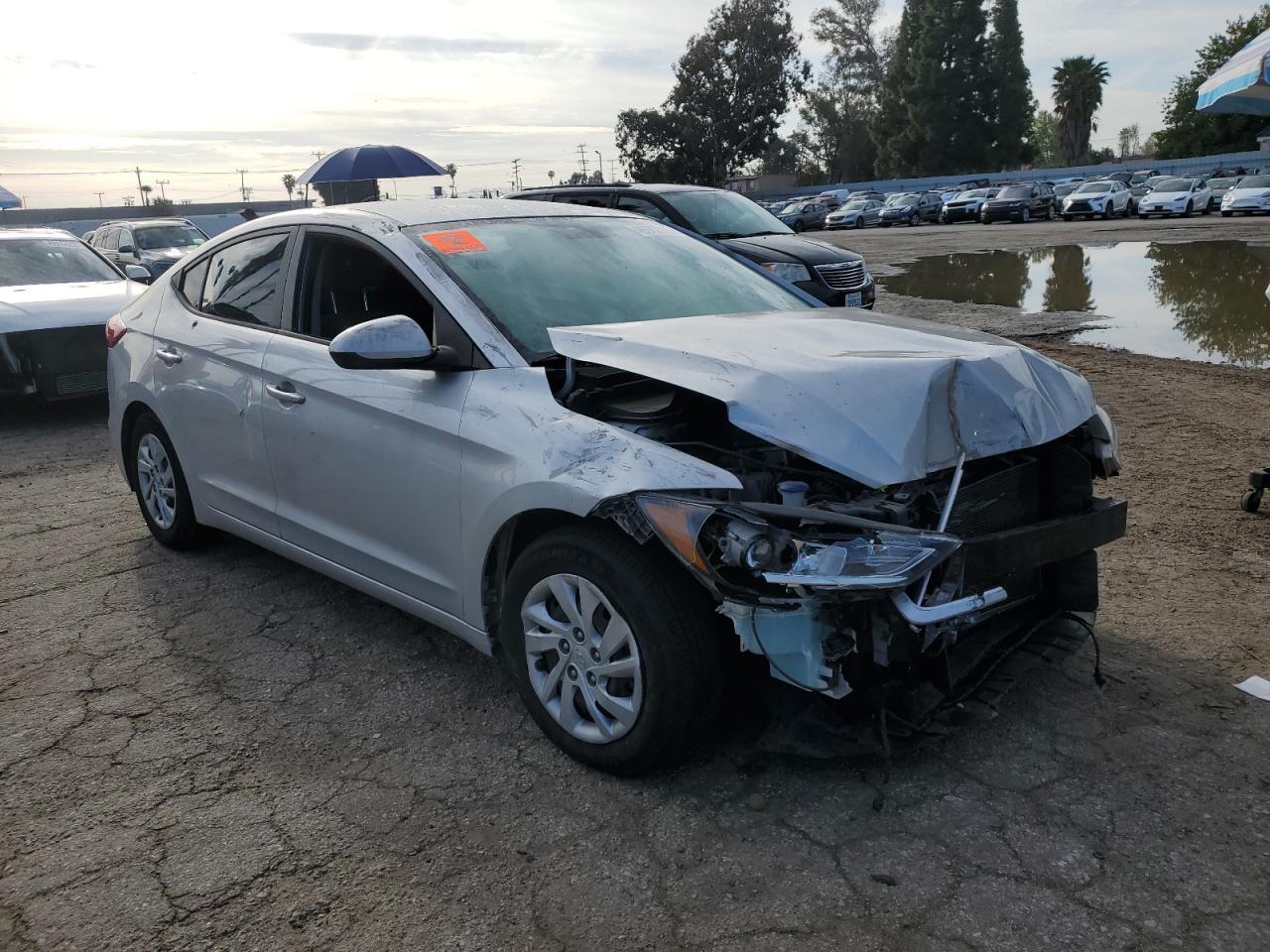2018 HYUNDAI ELANTRA SE - Image 4