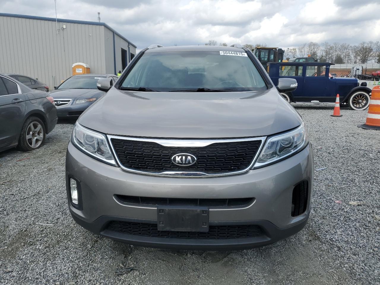 2014 KIA SORENTO LX - Image 5