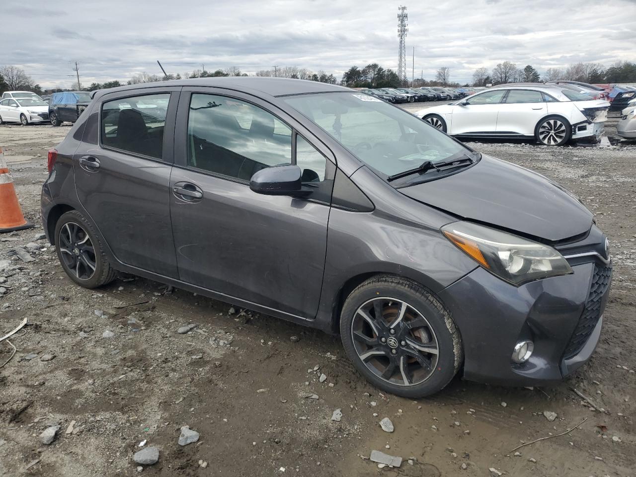 2016 TOYOTA YARIS L - Фото 4