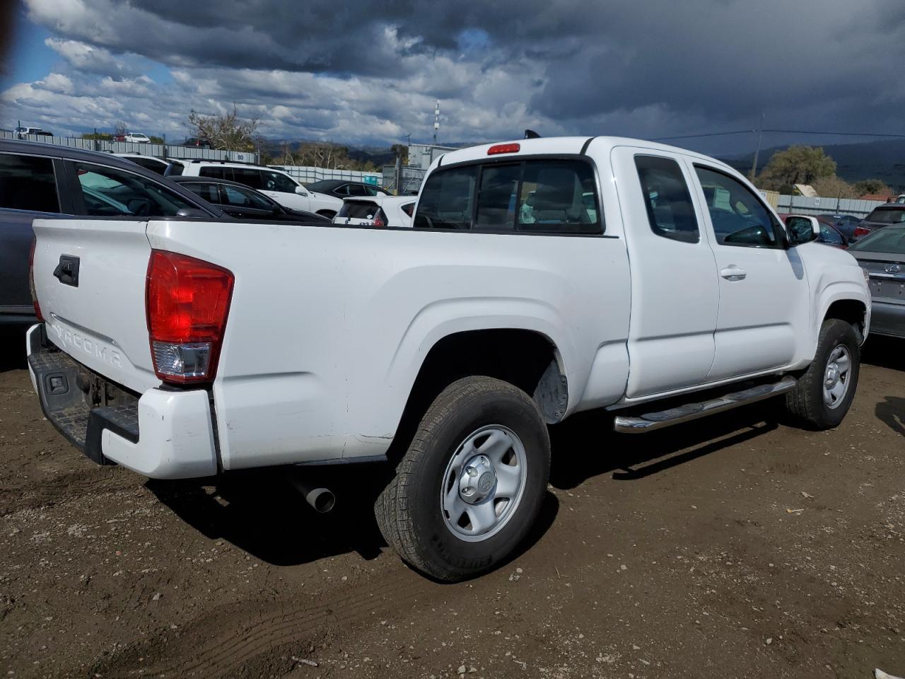 2017 TOYOTA TACOMA ACC - Фото 3