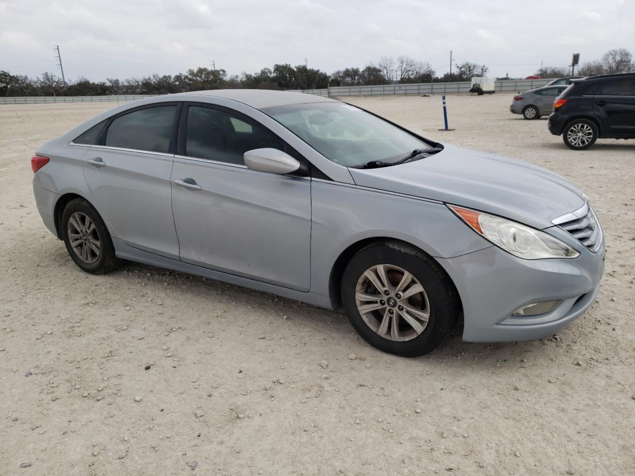 2013 HYUNDAI SONATA GLS - Image 4