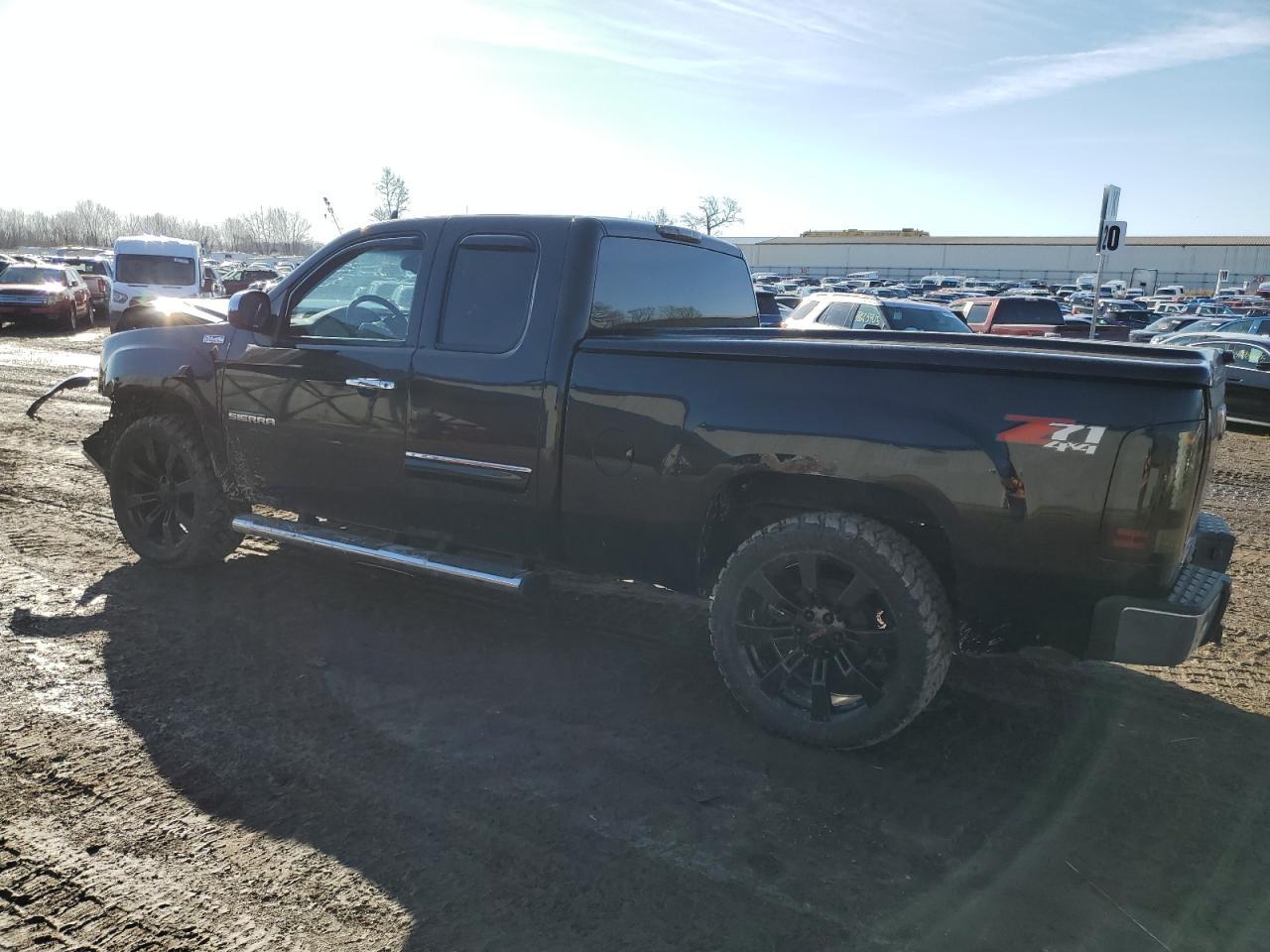 2011 GMC SIERRA K15 - Фото 2